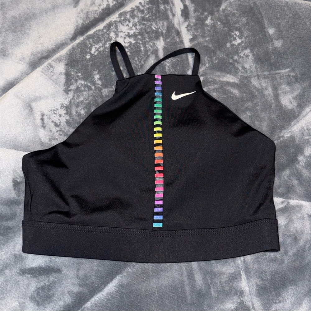 Nike sports bra size large never worn! In perfect condition